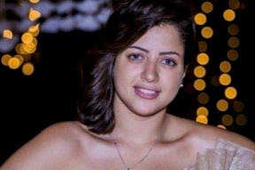 شاهد| أزمة الفيديوهات الإباحية تلاحق منى فاروق: "تحرش وصوّرني بلا علمي"