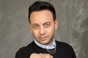 مصطفى قمر يهاجم منتجي برنامج" خمس نجوم".. ويعلن مقاضاتهم