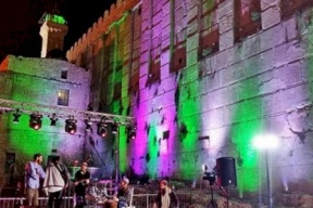 خلال التراويح والفجر.. حفلات للمستوطنين بساحات الحرم الإبراهيمي!