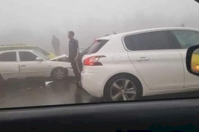 لحظة تصادم أكثر من 30 سيارة في الجزائر.. فيديو