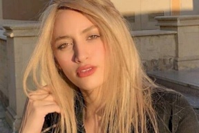 مودة الأدهم تصرخ داخل قفص الاتهام وحنين حسام تغيب..مستجدات محاكمة "فتيات التيك توك" في مصر
