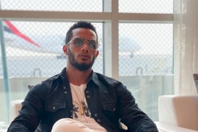 فيديو وصور| محمد رمضان يثير الجدل بالظهور عاريا