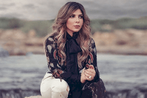 لماذا تضع أصالة صورة ابن سلمان غطاءً لهاتفها؟.. هذا ما كشفته عن علاقتها بولي العهد