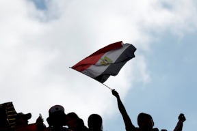 وصفهم بأنهم من "قاع المجتمع".. فنان كبير يشن هجوما حادا على الفنانين في مصر
