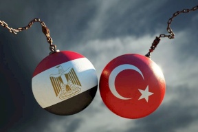 مصر وتركيا تلتقيان في منتصف الطريق وتحذيرات من تجدد العداء!