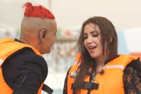 فيديو| "نسرين طافش أنثى فتاكة" .. رامز جلال يستمر بالتحرش في الفنانات!