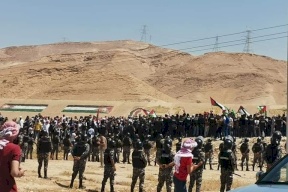 أردنيون على الحدود مع فلسطين المحتلة يهتفون:"هينا وصلنا للأغوار" (فيديو- صور)