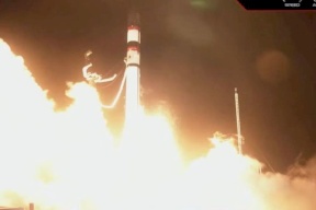 بعد الصيني الذي أرعب العالم.. صاروخ أميركي يضل طريقه!