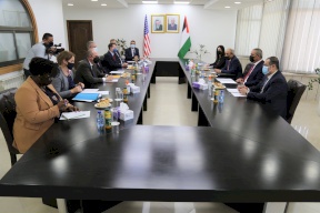 صور| الشيخ وفرج خلال لقائهما المبعوث الامريكي:نطالب بوقف العدوان على شعبنا فوراً 