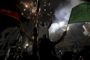 احتفالات فلسطينية بـ"الانتصار" بعد دخول اتفاق وقف النار حيز التنفيذ