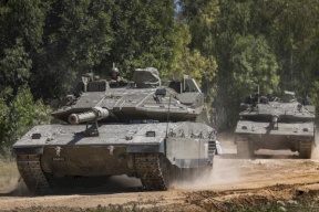 تل أبيب تطلب من واشنطن "مساعدات عسكرية طارئة" 