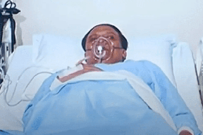 عادل إمام يعاني من وضع صحي مضطرب وهذا ما طلبه الأطباء منه ولم يلتزم
