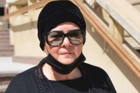هل هذه فعلا صورة دلال عبد العزيز في العناية المركزة؟ (شاهد)