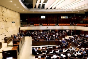 الأحزاب الحريدية تهاجم بينيت: حكومة شريرة