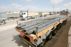 قناة عبرية: إسرائيل تطالب مصر بعدم إدخال مواد بناء لغزة