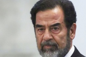مسدسه "بحوزة بوش".. جندي أمريكي سابق يكشف تفاصيل جديدة عن اعتقال صدام حسين
