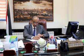 حماس تحتجز وزير الأشغال وتمنعه من العمل بغزة