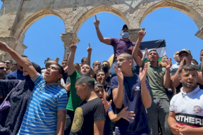 الاحتلال يقمع مسيرة نصرة للنبي محمد ﷺ في الأقصى