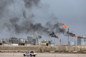 العراق يتوقع أن يصل النفط إلى 80 دولارا