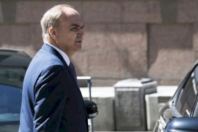 سفير روسيا يغادر موسكو عائدا إلى واشنطن