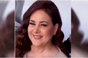 عمرو وهبة يقلق الجمهور مجددا حول حالة دلال عبد العزيز الصحية