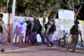 إصابات واعتقال شاب خلال اعتداء الاحتلال على أهالي الشيخ جراح