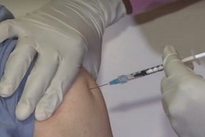 الصحة الاردنية: وفاة شخص بعد تلقيه الجرعة الثانية من لقاح "استرازنيكا"