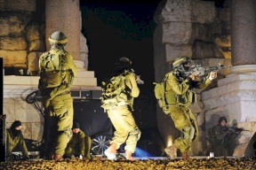 الاحتلال يشن حملة دهم واعتقالات في الضفة والقدس