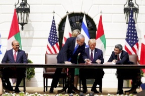 ناشطون اميركيون يحذرون من مشروع قانون امريكي لمعاقبة الدول العربية الرافضة للتطبيع 