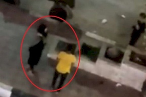شاهد.. مقطع فيديو بين شابين وفتاة يثير جدلا واسعا في مصر