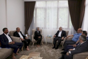 هنية يستقبل وفدًا من مجلس جنيف للعلاقات الدولية في إسطنبول