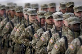 الجيش الأمريكي يتصدى لجسم غريب قرب سفارة واشنطن ببغداد