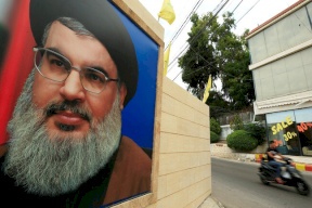 صحيفة عبرية: قلق إسرائيلي من اقتراح نصر الله بشأن الأزمة في لبنان