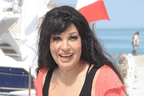 فيفي عبده تنشر صورة حفيدتها.. هل تشبهها؟ (شاهد)