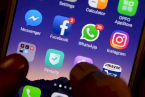 مصري يقتل زوجته بعد ضبطها "تخلع ملابسها لزميلها" على "الواتساب"