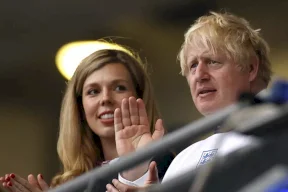 إنجلترا ترفع القيود الصحية الخاصة بكورونا