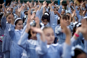 "الأونروا" تعلن موعد وآلية بدء دوام الطلبة بمدارسها في غزة