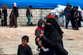 فلسطين تتسلم طفلين من عوائل داعش في سوريا