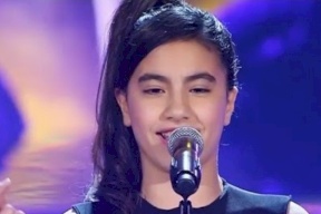 نجمة "ذا فويس كيدز" تحتفل بنجاحها بإمتحانات الثانوية العامة (شاهد)