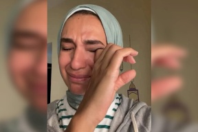 شابة مصرية تروي قصة مأساوية لطفلة تخلّى عنها زوجان بعد تبنيها 3 سنوات (فيديو)