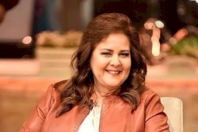صلة قرابة لن تتوقعها.. دلال عبدالعزيز «خالة» هذه الفنانة الشهيرة (شاهد)