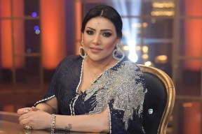 فنانة مصرية ادّعت وفاة شقيقها.. فظهر ليوبخها