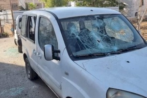مستوطنون يحطمون تسع مركبات في الخليل