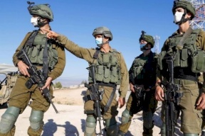 "الشاباك" يعتقل 5 فلسطينيين بزعم محاولة قتل إسرائيليين