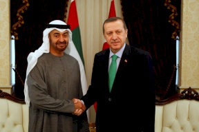بعد سنوات من القطيعة.. ماذا دار بين محمد بن زايد وأردوغان؟