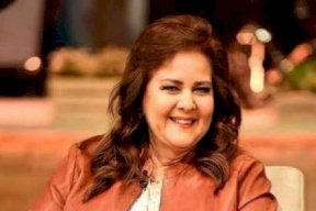 شاهد| اكسسوار لم يفارق دلال عبد العزيز حتى وفاتها.. أعرف قصته!