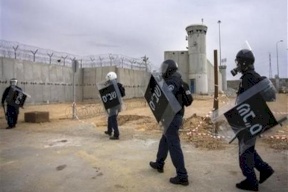 إدارة سجن "النقب" تطلب جلسة حوار مع ممثل الأسرى في المعتقل