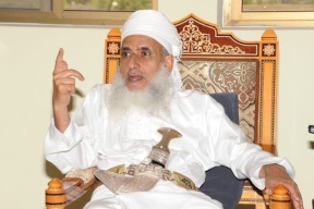 وزير فلسطيني سابق: مفتي سلطنة عمان ظاهرة تستحق الوقوف عندها