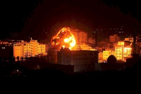 طائرات الاحتلال تقصف عدة مواقع في غزة فجراً