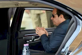 فيديو لطفل يوجه سؤالا عفويا إلى الرئيس المصري.. والسيسي يرد